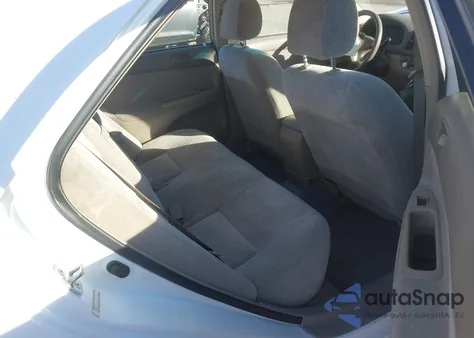 2003 Toyota Camry Le z USA, uszkodzony, nr VIN 4T1BE32K23U123687